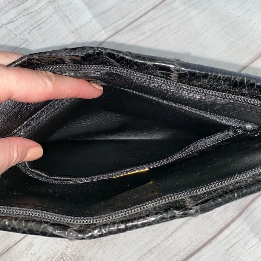 Clemente vintage black clutch w/zipper closure